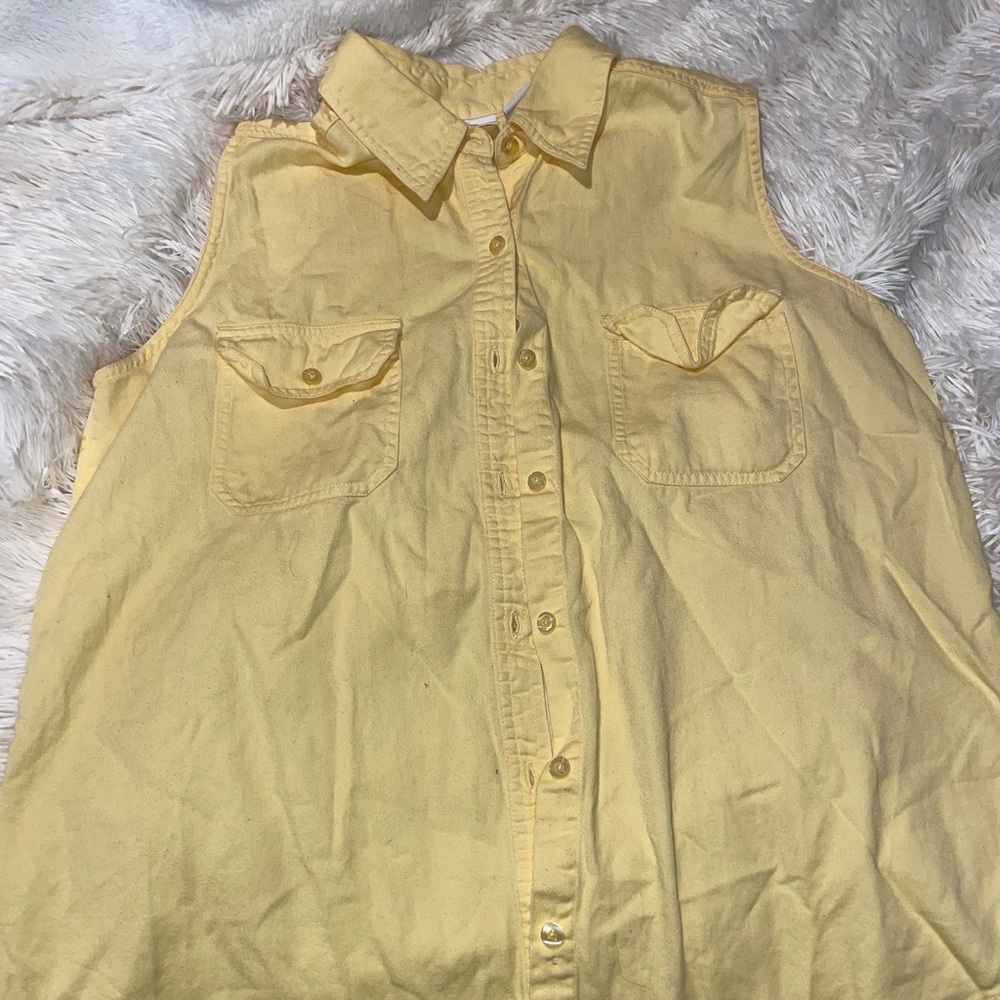 YELLOW VEST